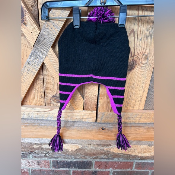 Kids Descendants knit hat - Picture 2 of 4